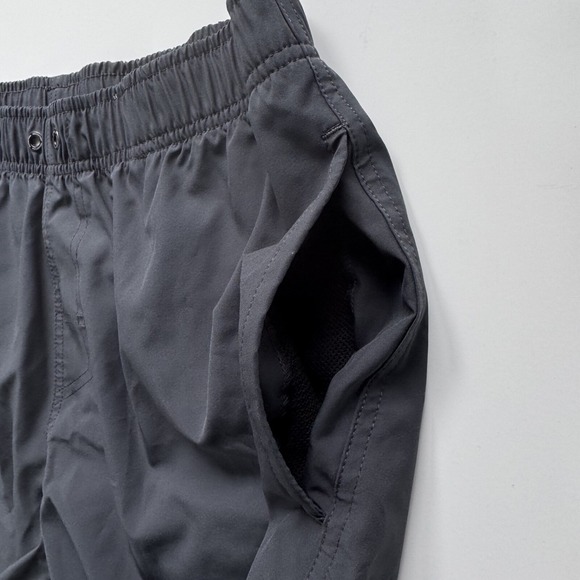 PSYCHO TUNA 6" Solid Unlined Swim Shorts Mens Medium Black Trunks‎ Elastic Waist - Picture 3 of 13